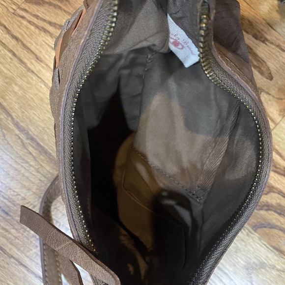 LUCKY BRAND ROBERTSON CONVERTIBLE HOBO TAUPE BROWN LEATHER PURSE BAG BOHO - Picture 9 of 11